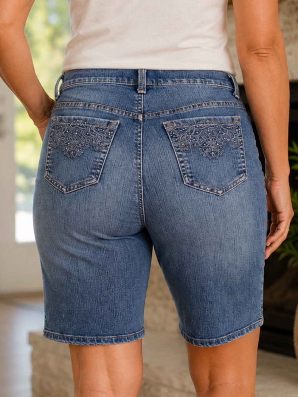 Gloria Vanderbilt Amanda Skimmer Womens Medium Wash Denim Jorts Size 10